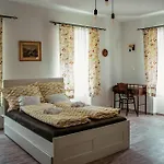 Fuestifecske Apartmanhaz Appartement *