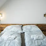 Fuestifecske Apartmanhaz Aszofo