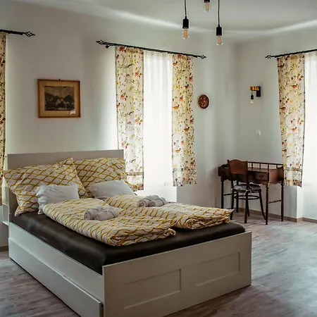 Fuestifecske Apartmanhaz Apartment *