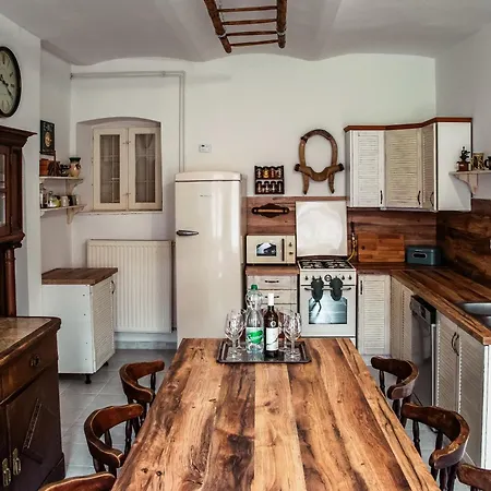 Apartment Fuestifecske Apartmanhaz