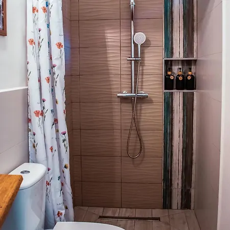 Fuestifecske Apartmanhaz Aszofo