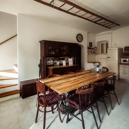 Füstifecske * Aszófő