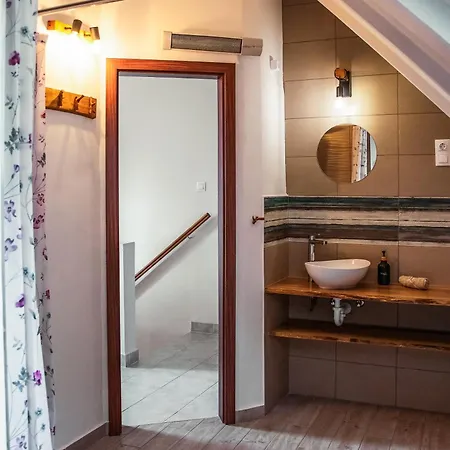 Fuestifecske Apartmanhaz Apartman Aszofo