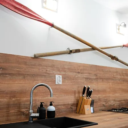 Fuestifecske Apartmanhaz *