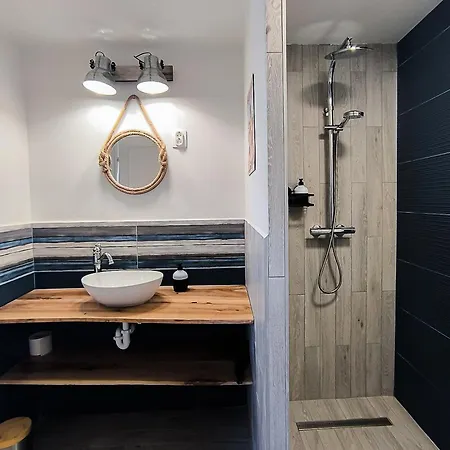 Fuestifecske Apartmanhaz דירה