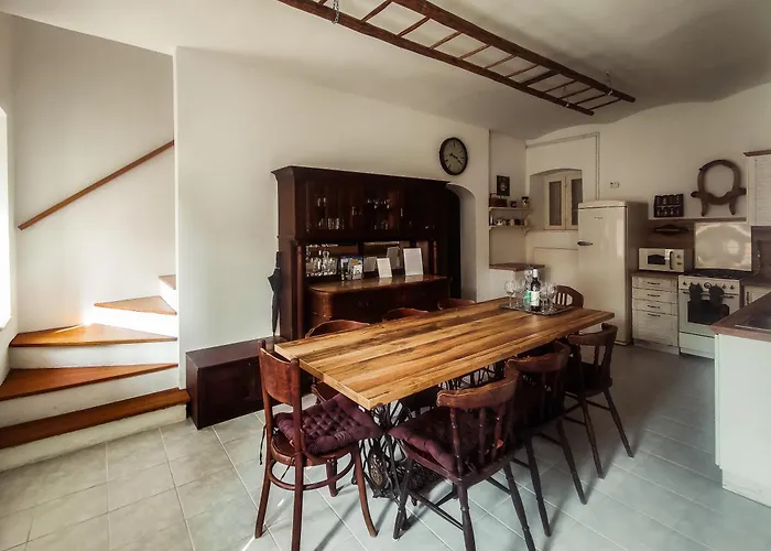 Fuestifecske Apartmanhaz * Aszofo