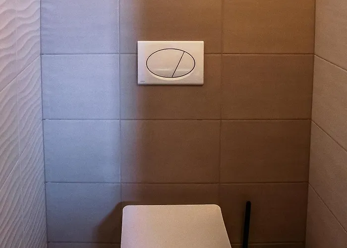 Fuestifecske Apartmanhaz Aszofo