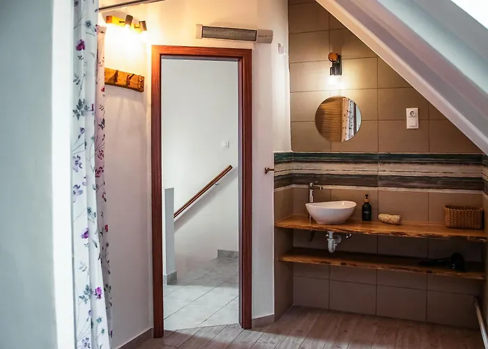 Fuestifecske Apartmanhaz Apartament Aszofo