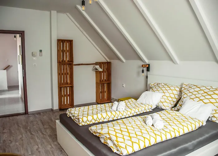 Fuestifecske Apartmanhaz Apartament *