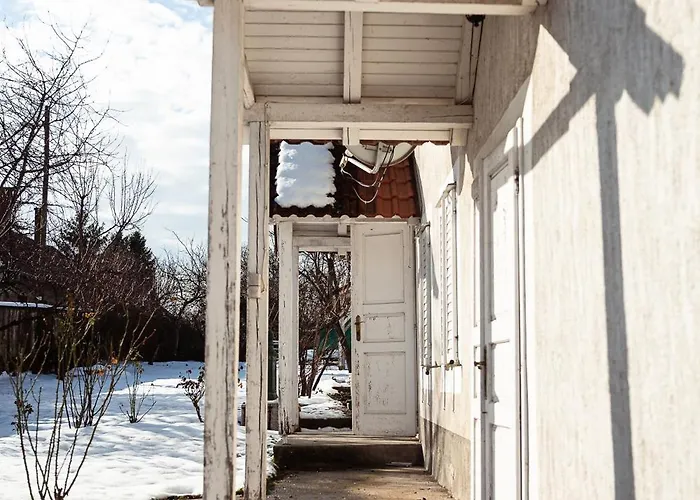 Fuestifecske Apartmanhaz Aszofo