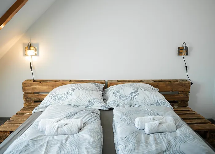 Fuestifecske Apartmanhaz Aszofo